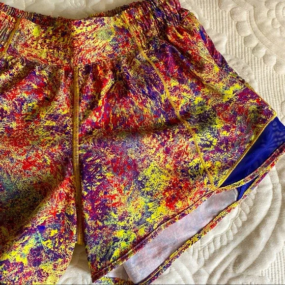 Lululemon 4” Seawheeze Hotty Hot shorts - Picture 4 of 7